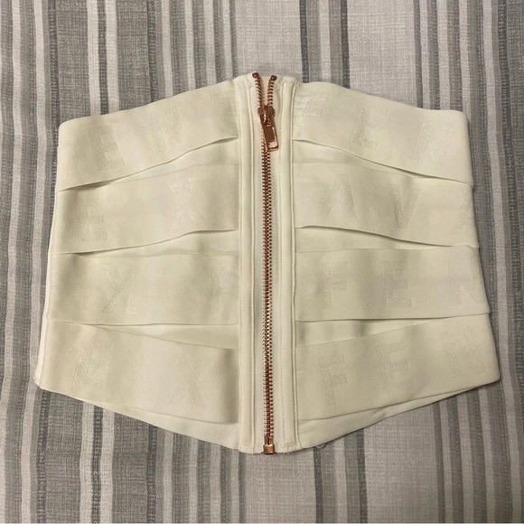 SAVAGE x FENTY by RIHANNA x CINCHER Elastic Lace-up Back Corset in White Pearl - Picture 4 of 9
